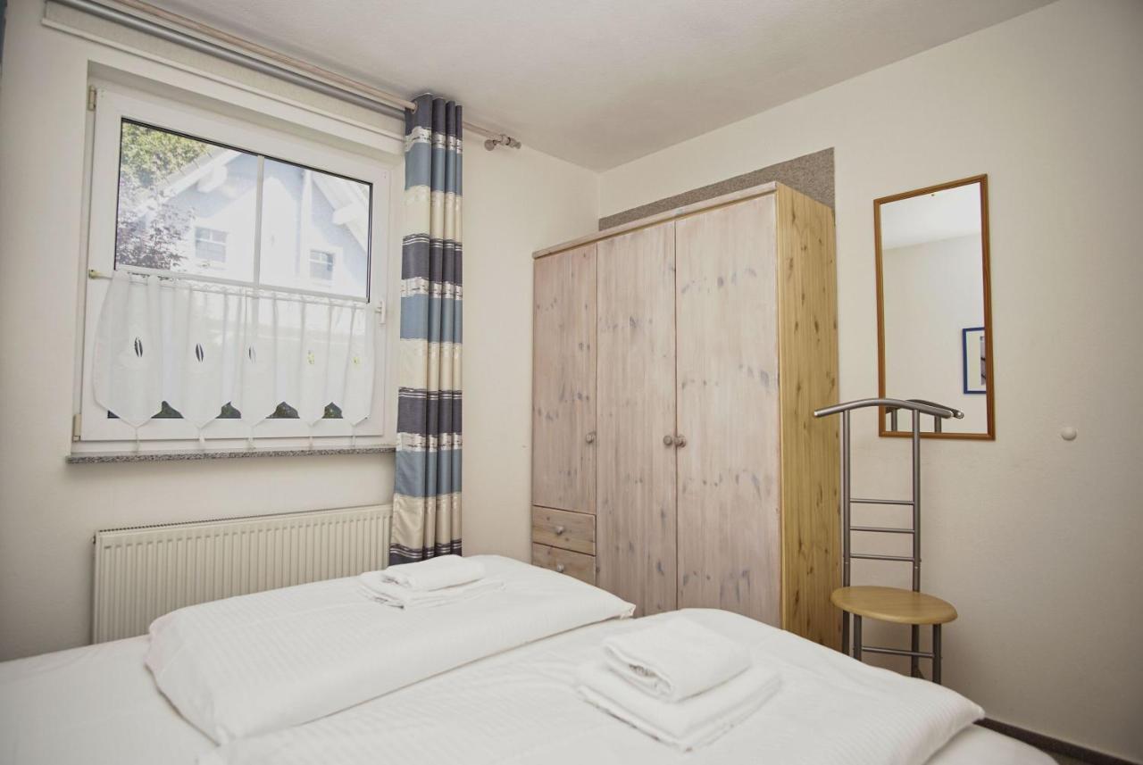 Nah Am Meer, Ruhige Lage, Gratis Nutzung Vom Ahoi Erlebnisbad Und Sauna In Sellin - Haus Inselblick Fewo 01 괴렌 외부 사진